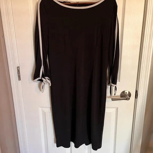 Talbots Black Jersey Dress with White Trim Elbow 3/4 Sleeve Size Large Petitie - Picture 2 of 10